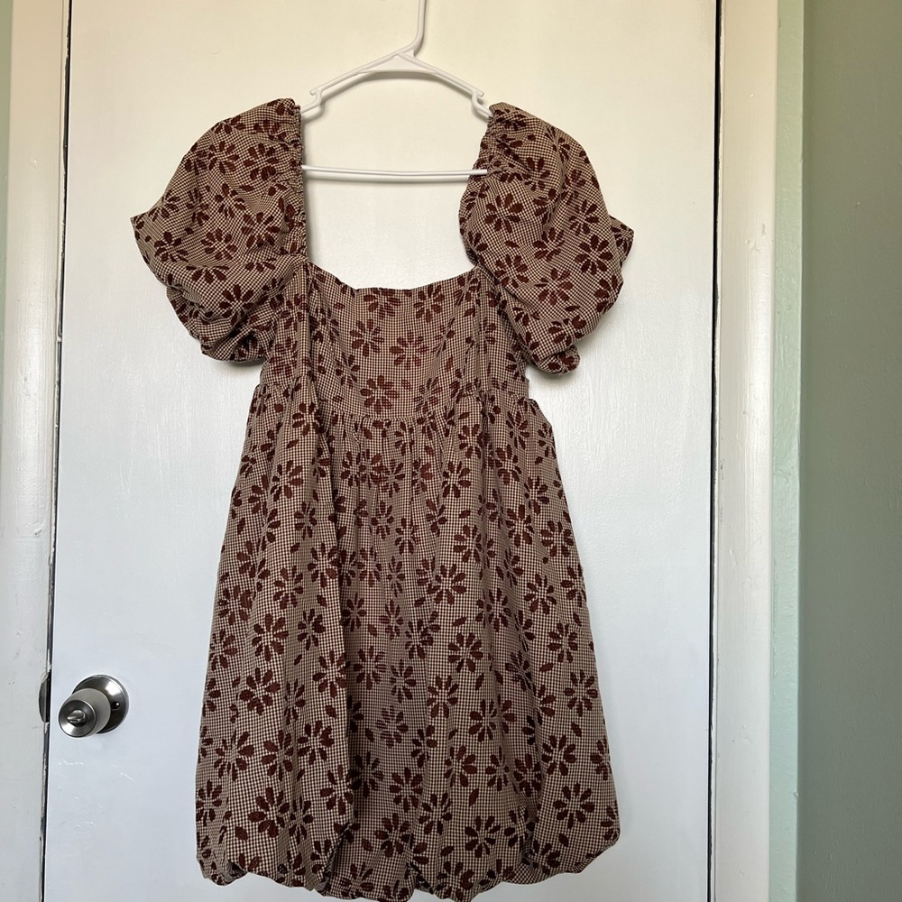SO Tan Floral Puff Sleeve Dress